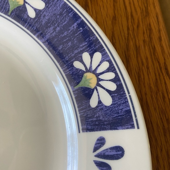 Oneida Spring Daisy Ceramic Serving Dish - Picture 2 of 5